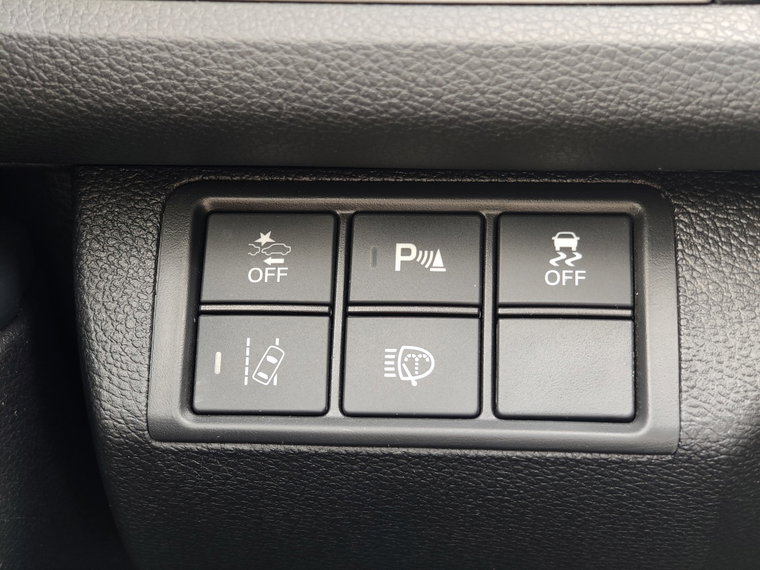Vehicle Image 25