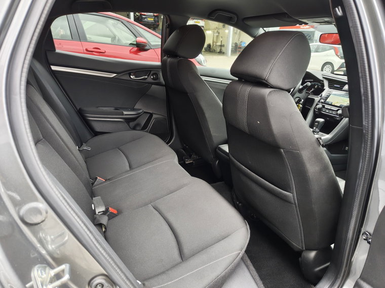 Vehicle Image 30