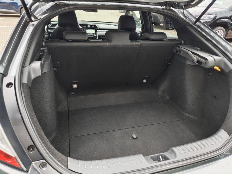 Vehicle Image 32