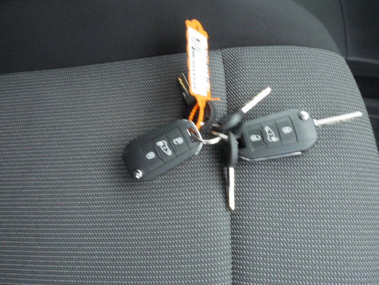 Vehicle Image 18
