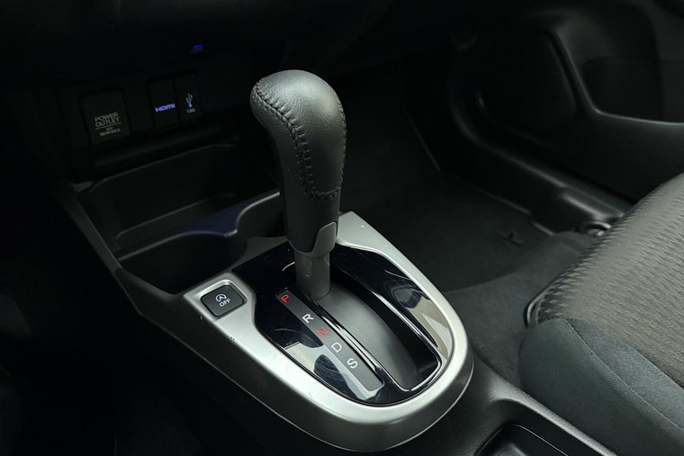 Vehicle Image 28