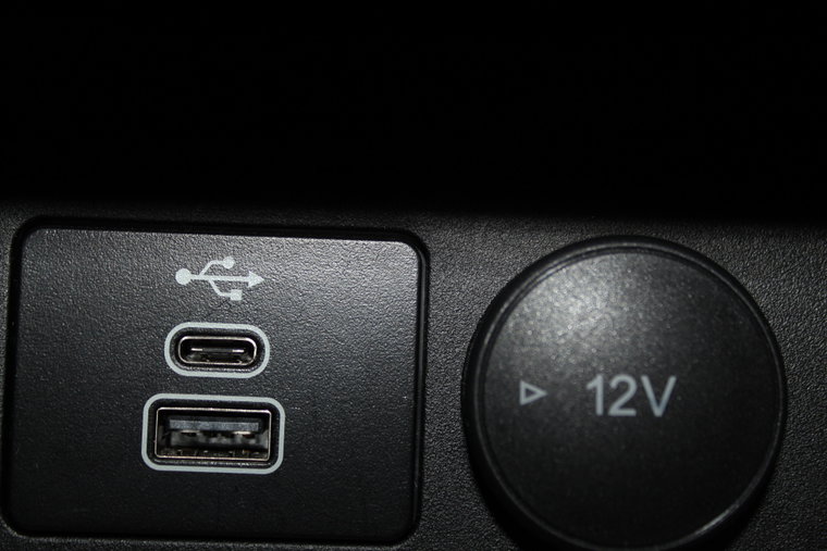 Vehicle Image 32