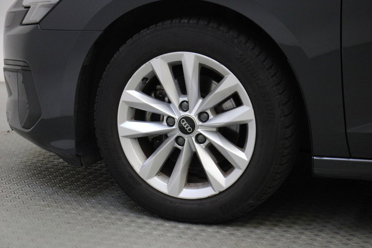 Vehicle Image 30