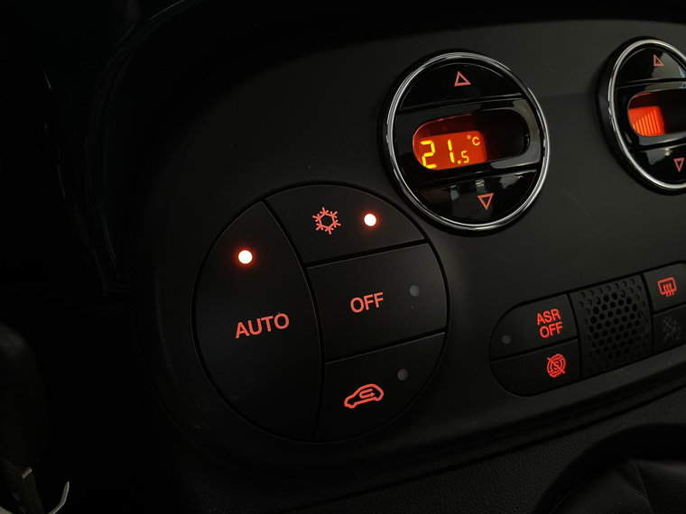 Vehicle Image 32