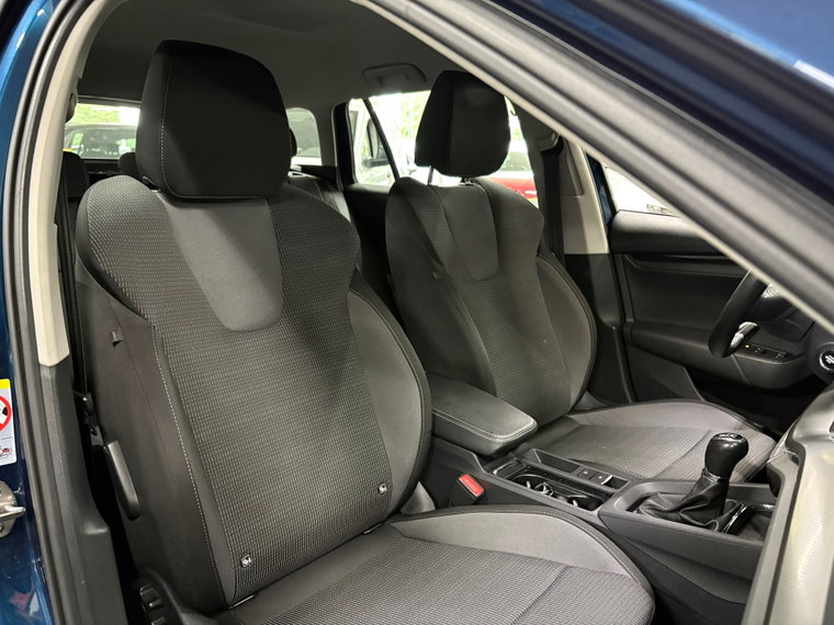 Vehicle Image 31