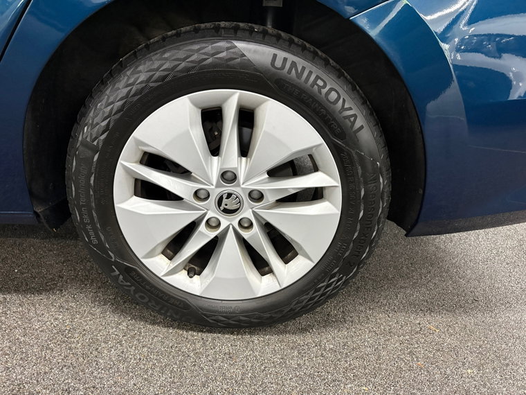 Vehicle Image 40