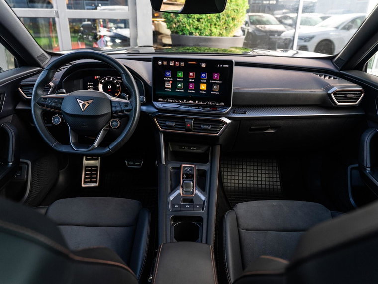 Vehicle Image 10