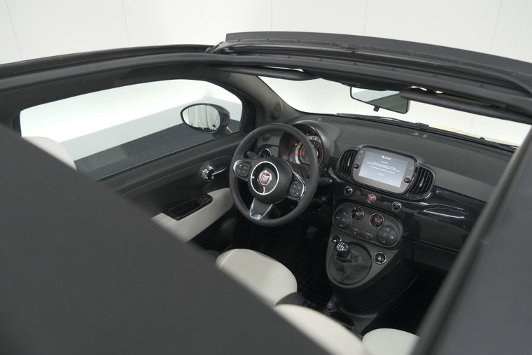 Vehicle Image 16