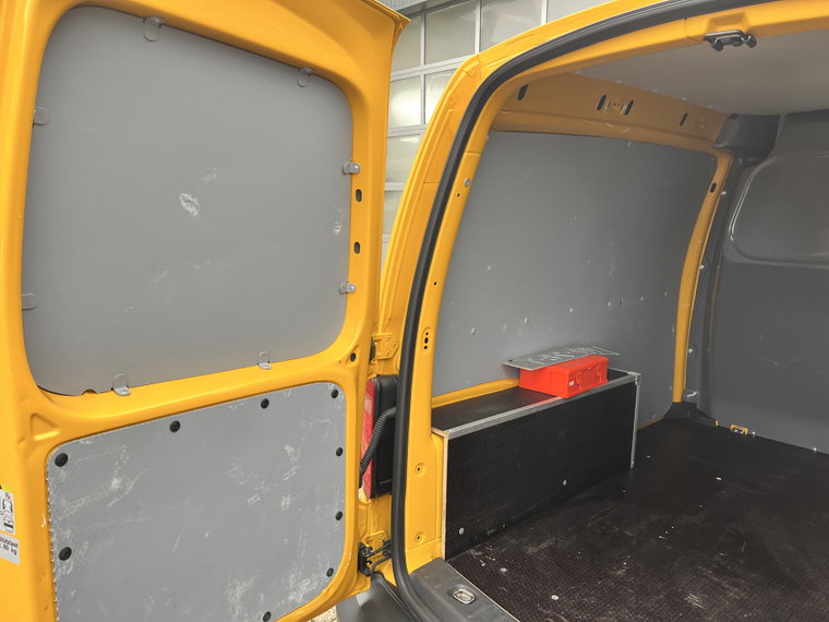 Vehicle Image 15