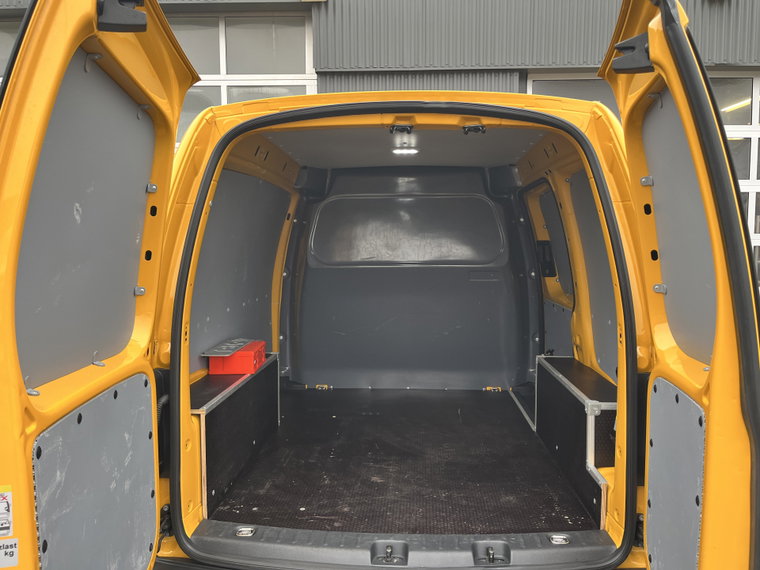 Vehicle Image 25