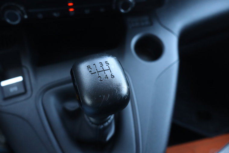 Vehicle Image 23
