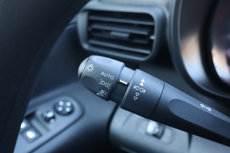 Vehicle Image 25
