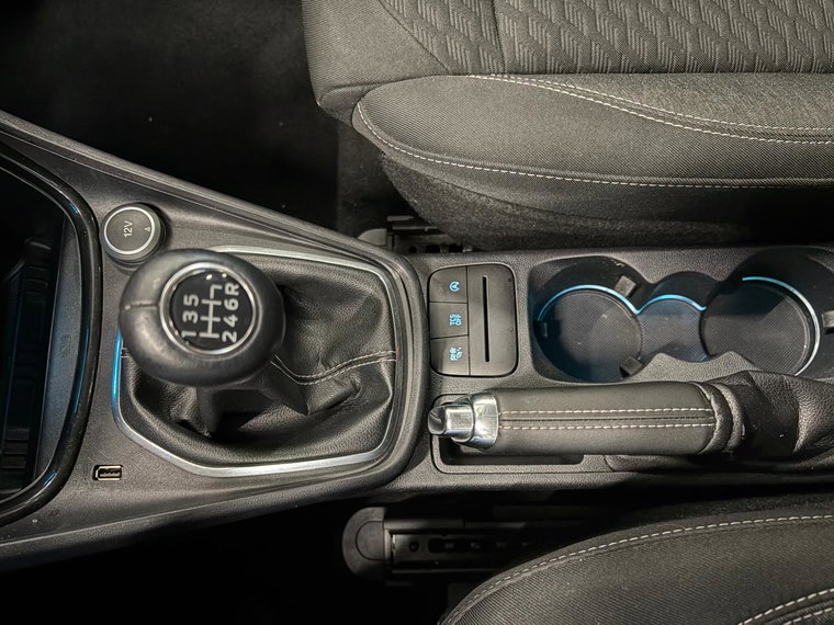 Vehicle Image 25