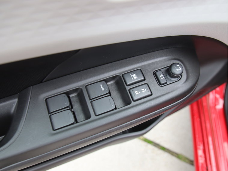 Vehicle Image 36