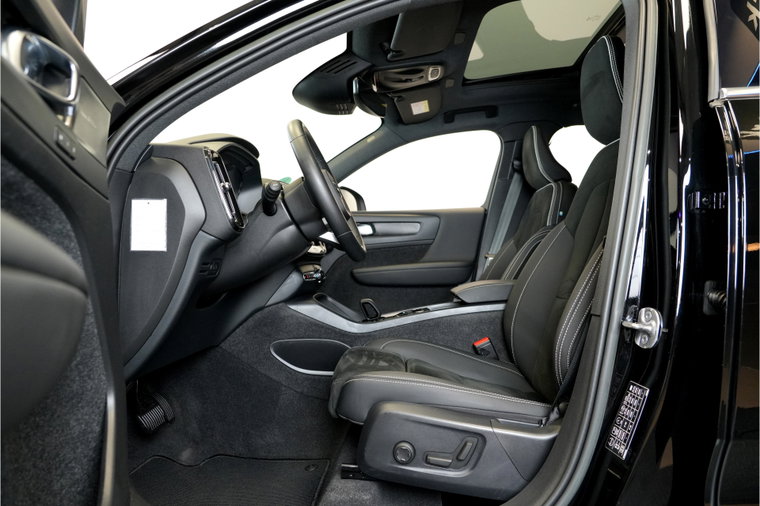 Vehicle Image 36
