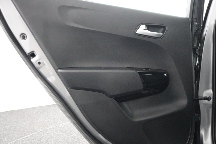 Vehicle Image 38