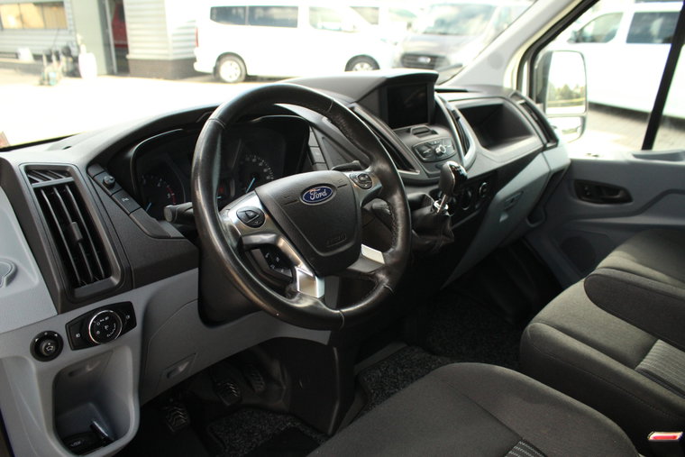 Vehicle Image 13