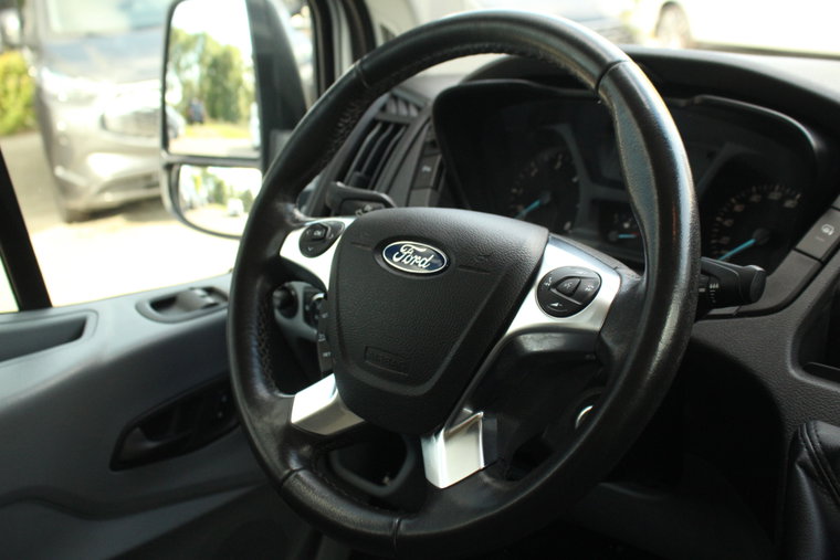 Vehicle Image 19
