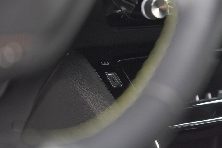Vehicle Image 33