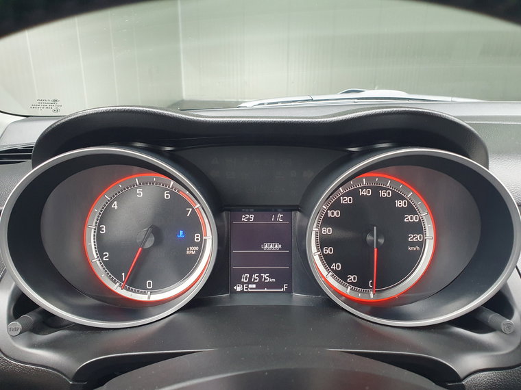 Vehicle Image 25