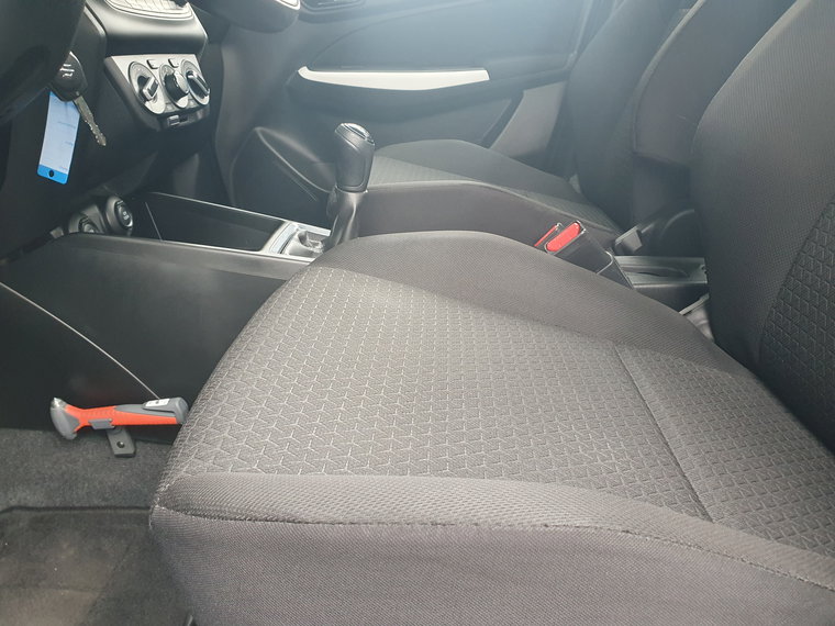 Vehicle Image 35