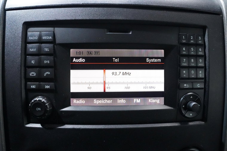 Vehicle Image 25