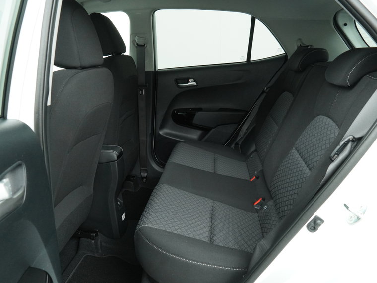 Vehicle Image 32
