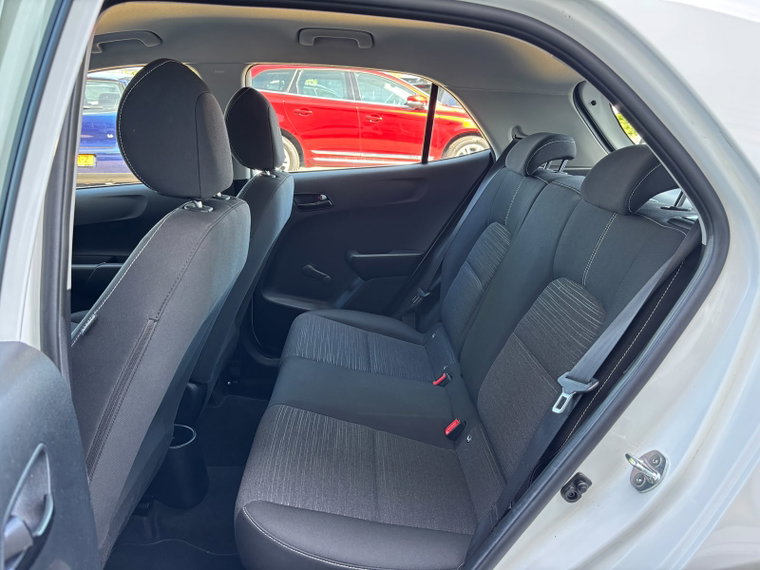 Vehicle Image 20