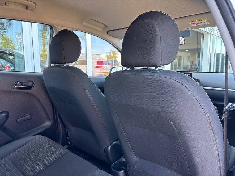 Vehicle Image 22