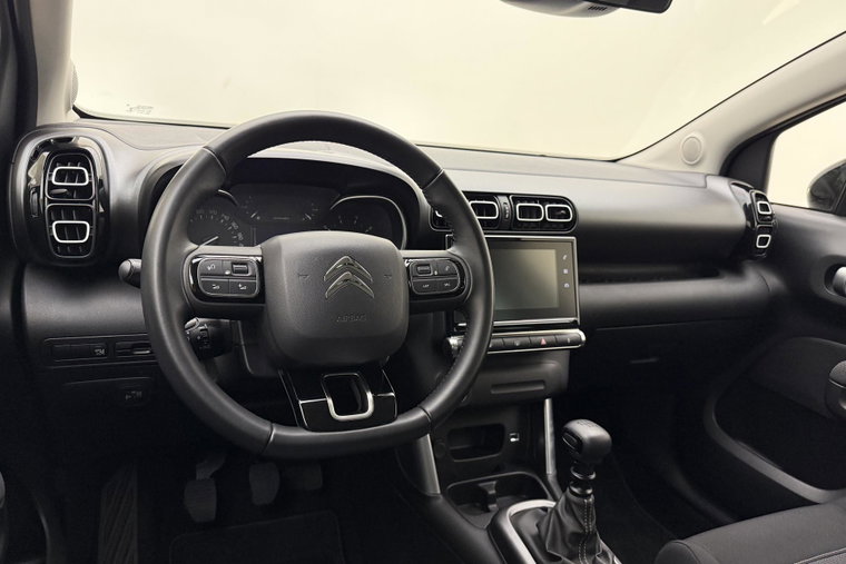 Vehicle Image 17