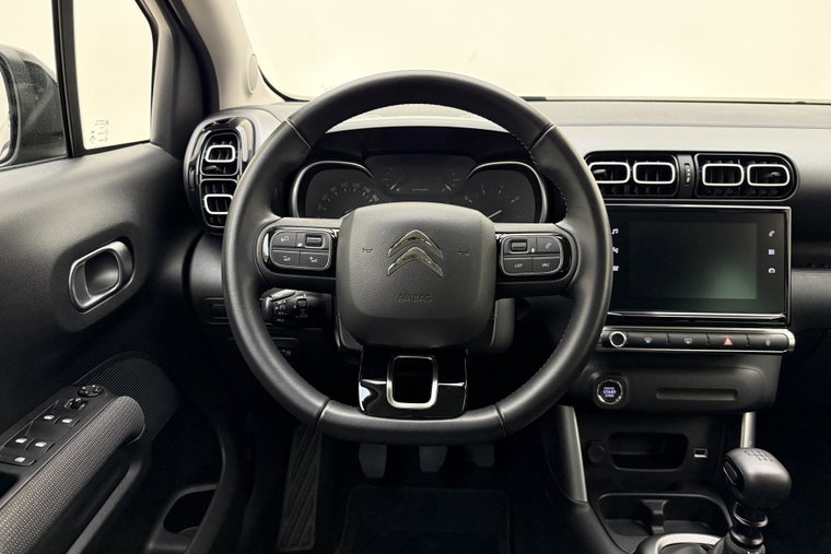 Vehicle Image 21
