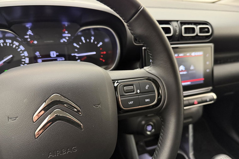 Vehicle Image 30