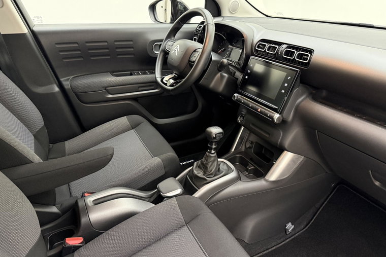 Vehicle Image 7