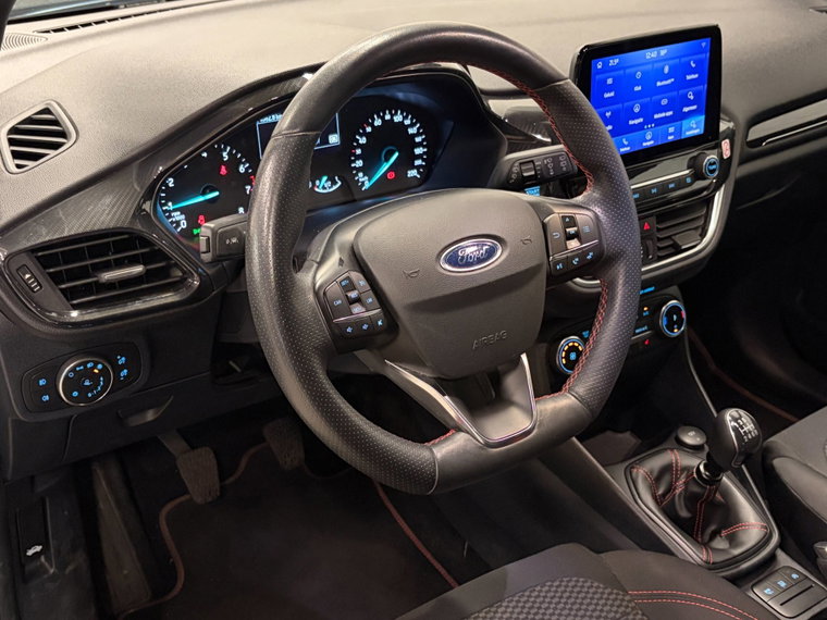 Vehicle Image 12