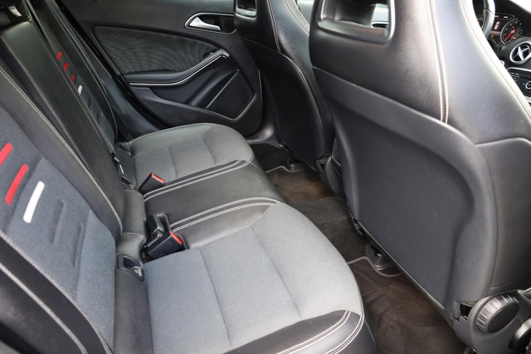 Vehicle Image 37