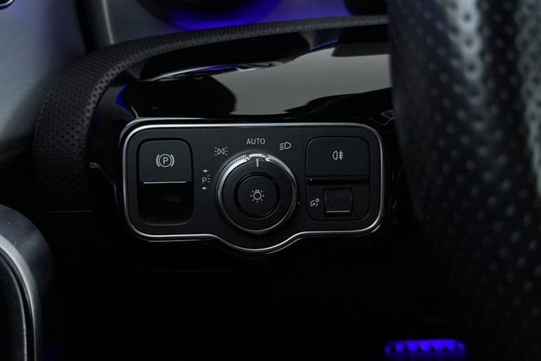 Vehicle Image 35