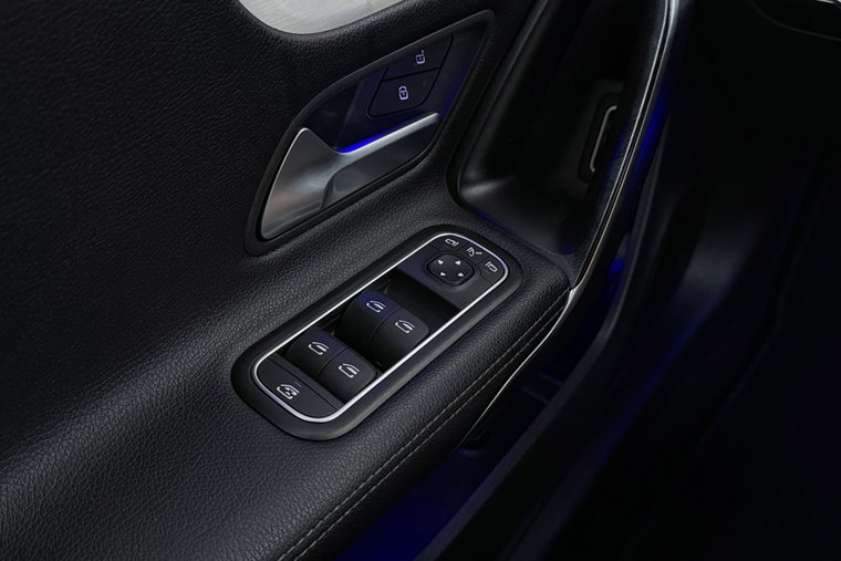 Vehicle Image 36