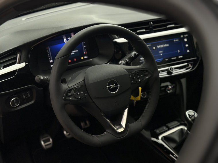 Vehicle Image 17