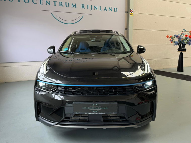 Vehicle Image 6