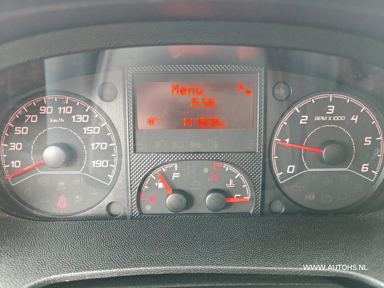 Vehicle Image 16