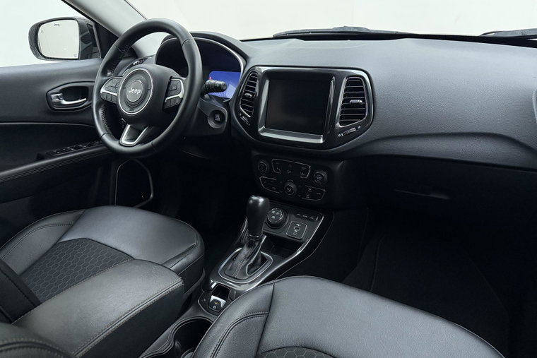 Vehicle Image 16