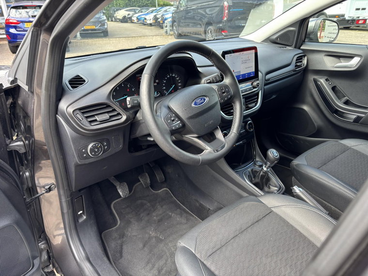 Vehicle Image 12