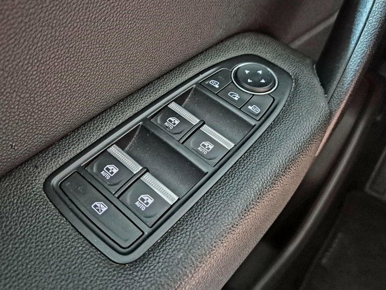 Vehicle Image 35
