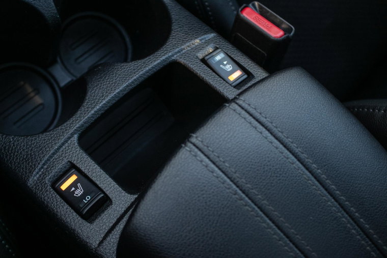 Vehicle Image 25