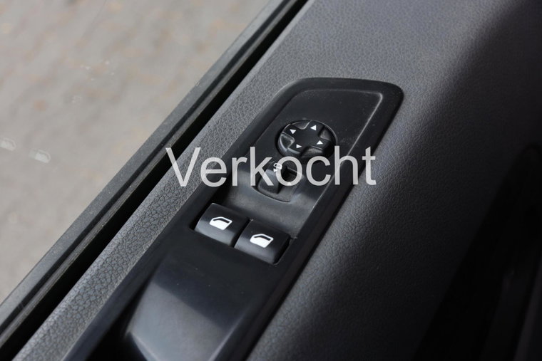 Vehicle Image 34