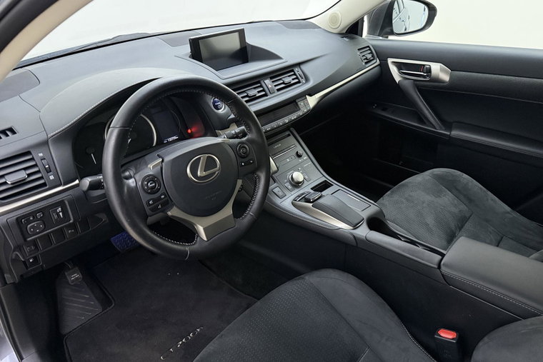 Vehicle Image 15