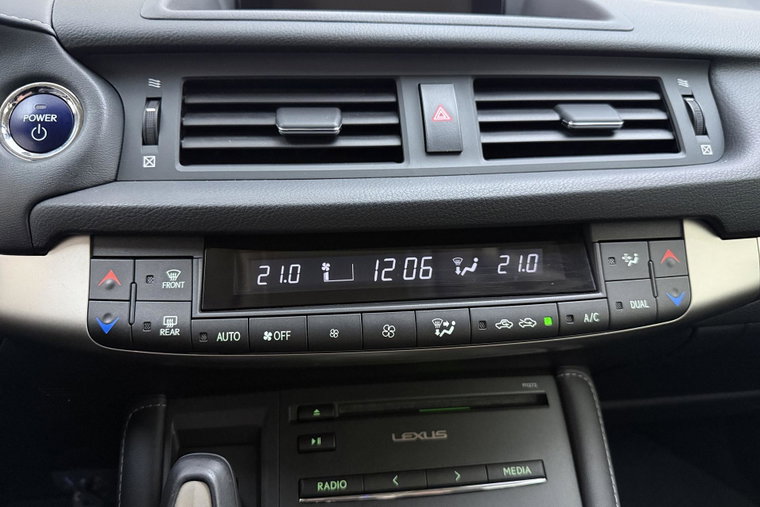 Vehicle Image 24