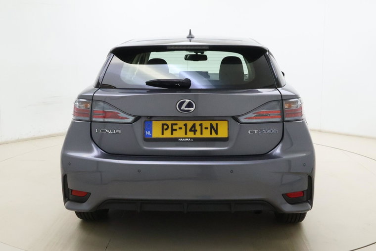 Vehicle Image 10
