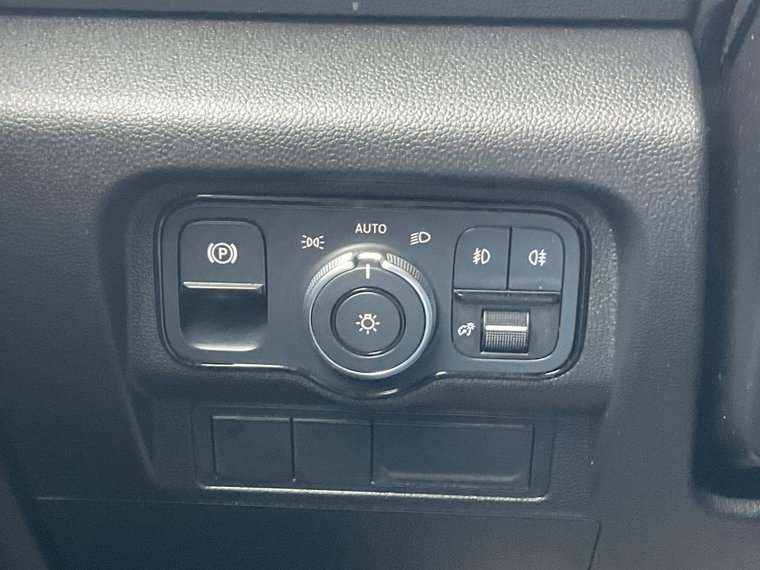Vehicle Image 27