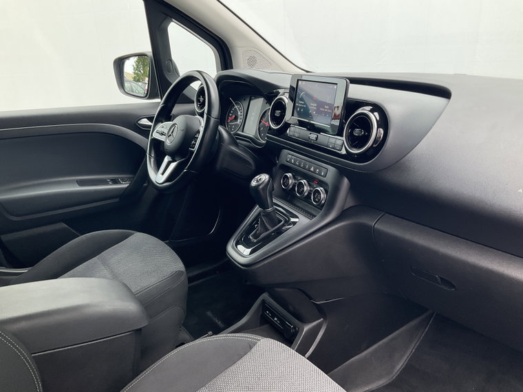 Vehicle Image 36